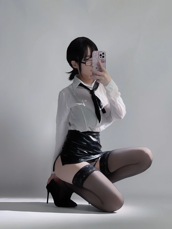 黑丝眼镜OL - 幼愛youmeko