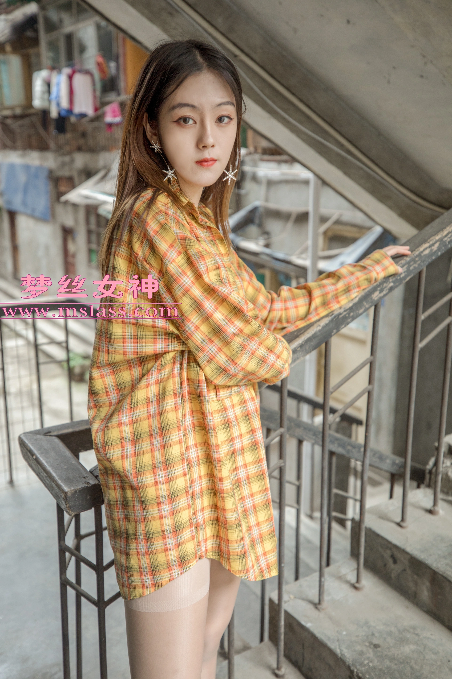 MSLASS梦丝女神 - 2019.04.23 NO.001 梦素 复古楼的性感美 3